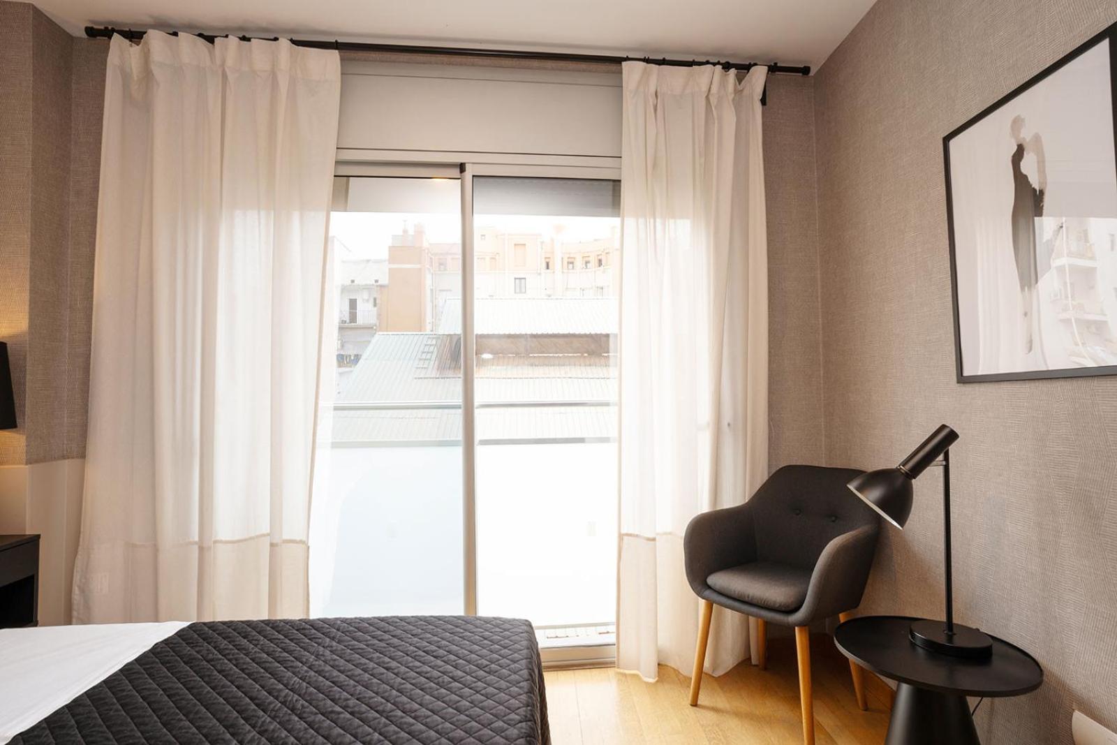 Modern Apartment Near Pl. Espana Barcelona Exterior photo