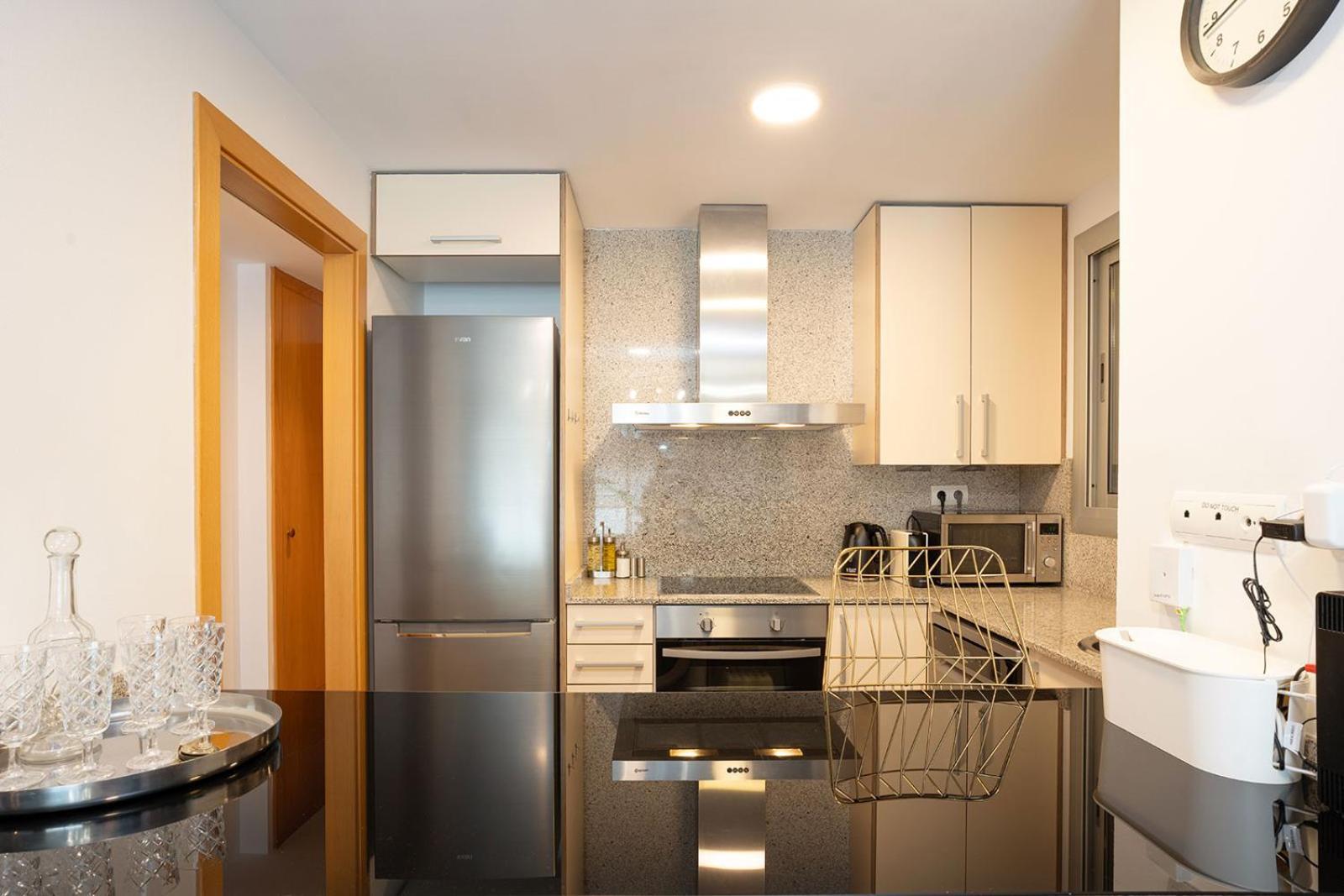 Modern Apartment Near Pl. Espana Barcelona Exterior photo