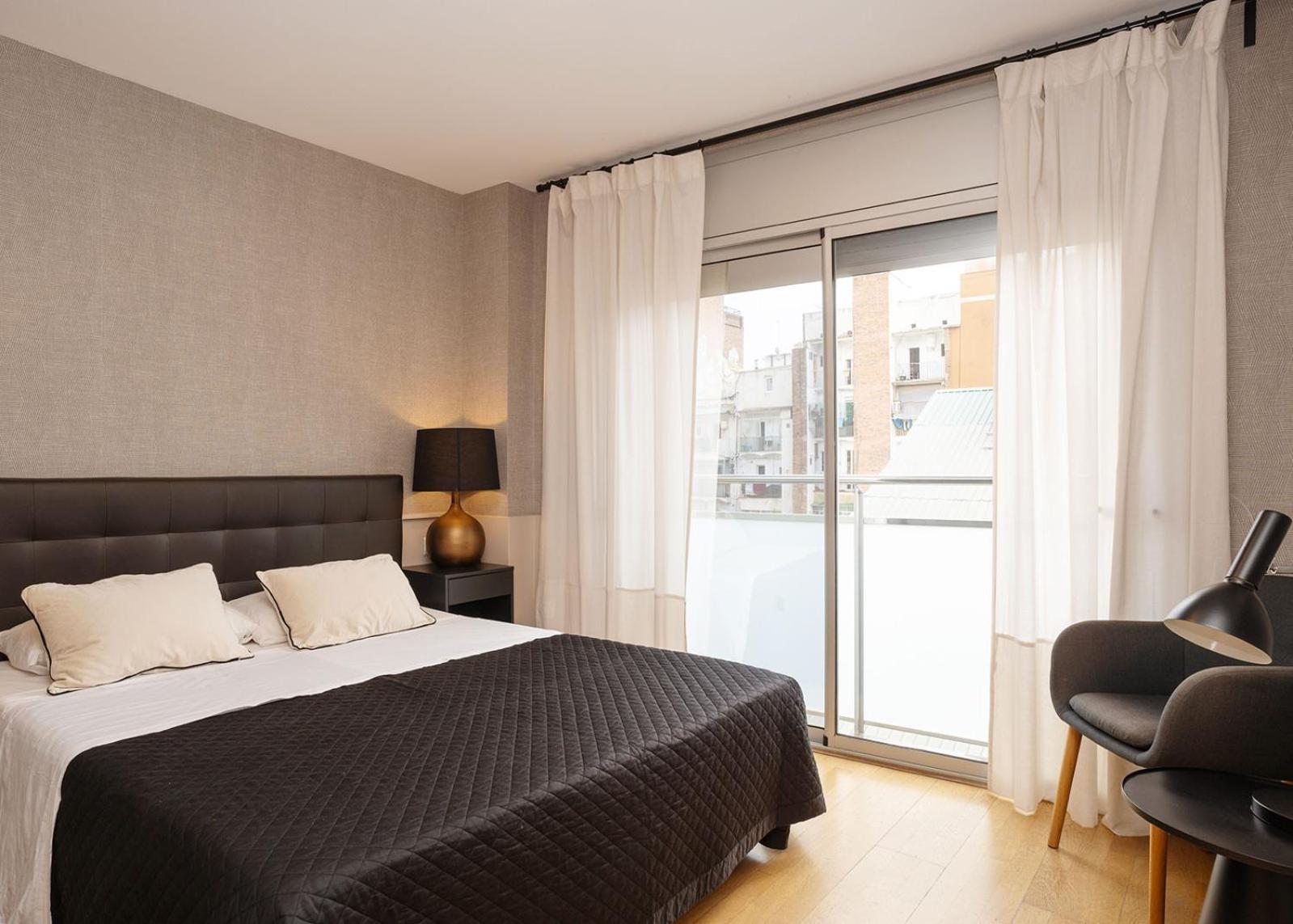 Modern Apartment Near Pl. Espana Barcelona Exterior photo
