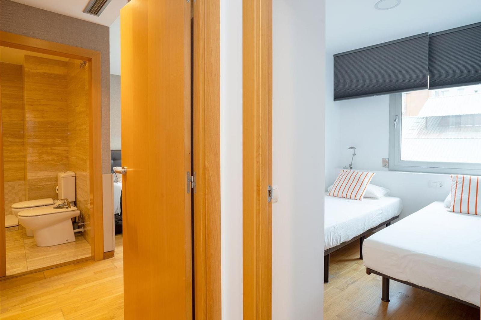 Modern Apartment Near Pl. Espana Barcelona Exterior photo